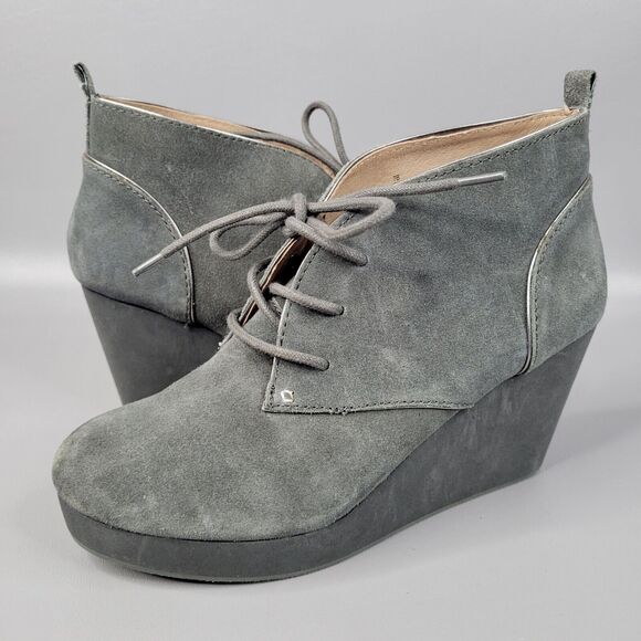 Tommy Bahama Kaja Wedge Suede Ankle Booties Lace Up Boots Grey Size Women's 7B - Picture 1 of 16